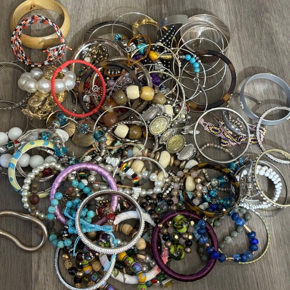 The Unbranded Brand Jewelry - 4lb Box of Assorted Bracelets Resell Gift BRAC20